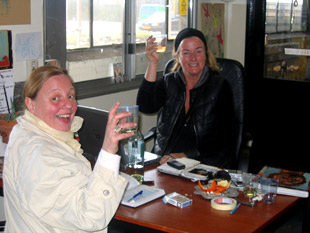 Guda Stolp with Anne Rijke of the Night Watch Project.